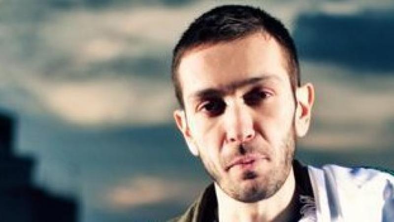 VIDEO! Sisu isi sarbatoreste ziua de nastere in puscarie