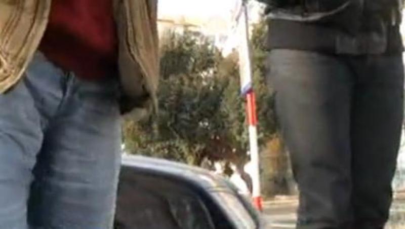 VIDEO! Un cameraman al Observatorului, agresat de liderul organizatiei de tineret a PSD Botosani