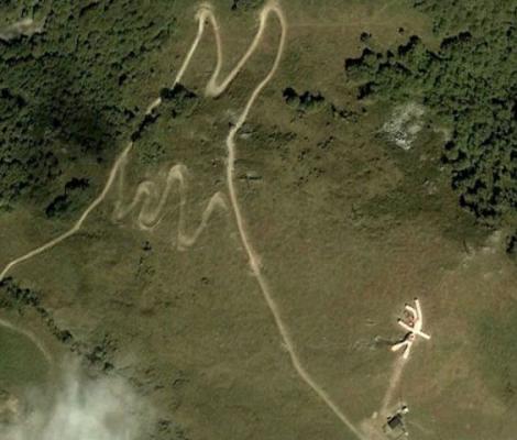 Vezi cele mai bizare imagini surprinse de Google Earth!