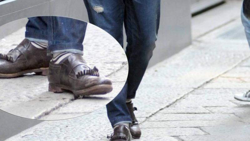FOTO! Designer-ul Stefano Gabbana poarta pantofi cu gene!
