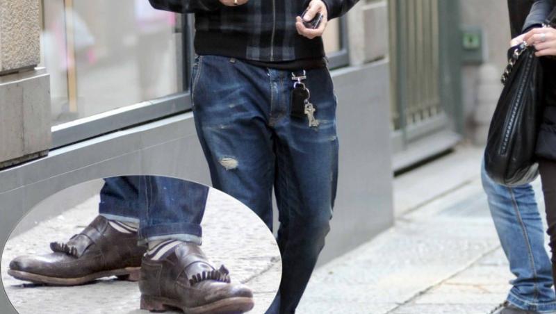 FOTO! Designer-ul Stefano Gabbana poarta pantofi cu gene!