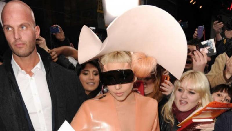 FOTO! Lady Gaga, diva cu cea mai bizara colectie de palarii!