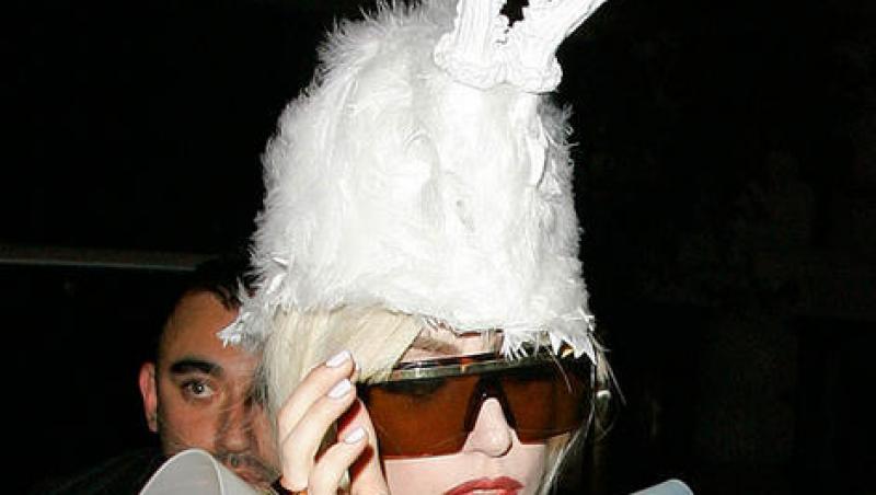 FOTO! Lady Gaga, diva cu cea mai bizara colectie de palarii!