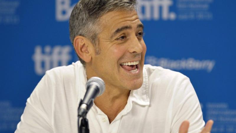 George Clooney ar putea juca rolul lui Steve Jobs