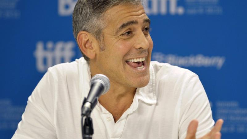George Clooney ar putea juca rolul lui Steve Jobs