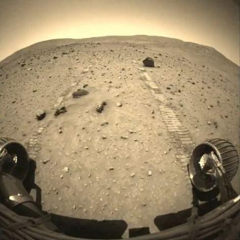 FOTO & VIDEO! Vezi imagini inedite de pe Marte!