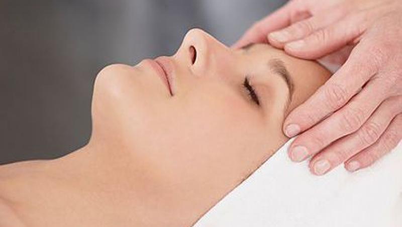 Terapii naturale: Automasaj impotriva durerilor de cap