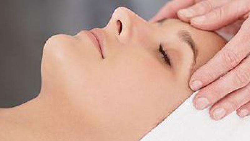 Terapii naturale: Automasaj impotriva durerilor de cap