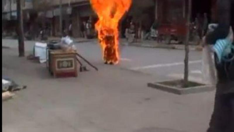 VIDEO SOCANT! O calugarita tibetana si-a dat foc pentru a protesta impotriva Chinei