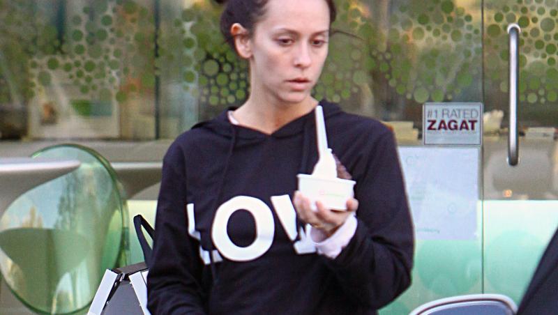 FOTO! Jennifer Love Hewitt, de nerecunoscut fara machiaj!