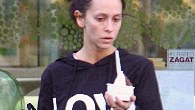 FOTO! Jennifer Love Hewitt, de nerecunoscut fara machiaj!