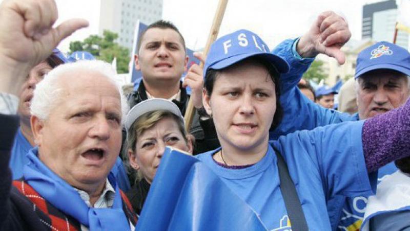 Proteste in Capitala: Pensionarii si profesorii au iesit in strada