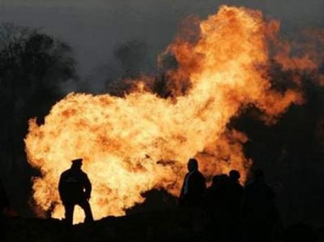 Incendiu puternic la o sonda de extractie a gazelor din Urziceni