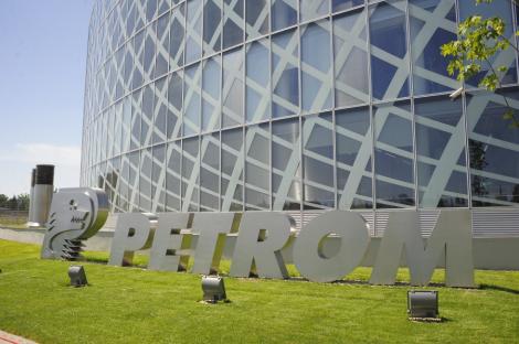 Petrom se refinanteaza cu un credit – record pentru Romania, de aproape 1 mld. €