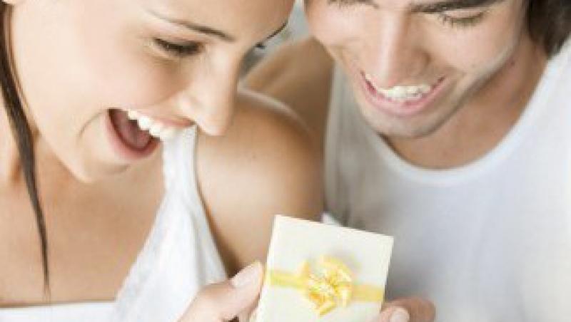 10 idei de cadouri perfecte pentru partenera ta!