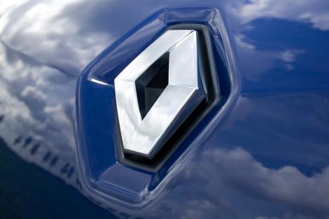 Renault "ingroapa" Dacia Logan? Vrea un model de 2.500 de euro!