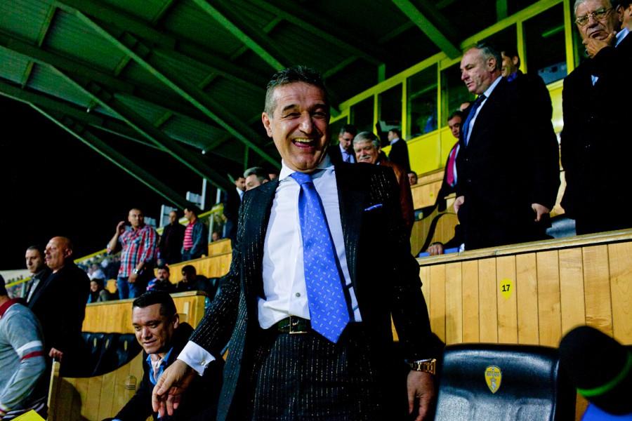 Becali ii cauta inlocuitor lui Stan in fiecare zi