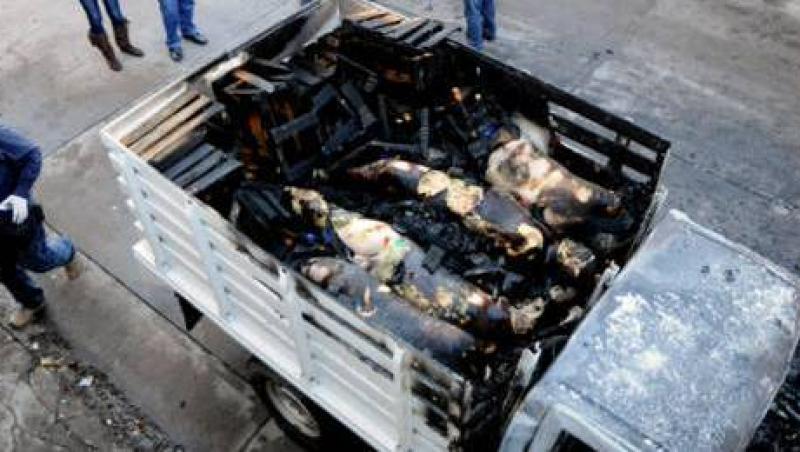 Inca un masascru in Mexic: 20 de cadavre carbonizate, descoperite in trei masini abandonate