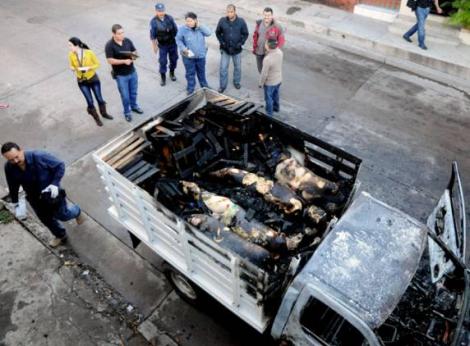 Inca un masascru in Mexic: 20 de cadavre carbonizate, descoperite in trei masini abandonate