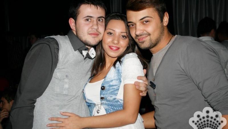 Fostul concurent de la X Factor, Ovidiu Nae, a fost recunoscut de fani la un concert Spike in club Princess!
