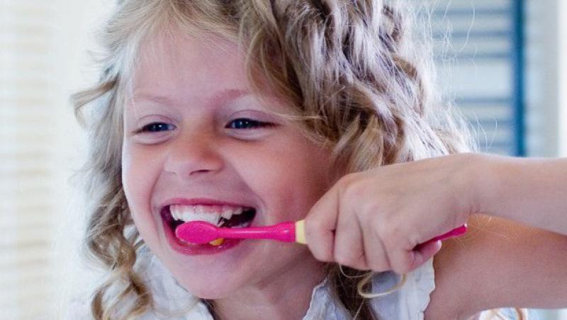 Sfaturi pentru igiena dentara a celor mici