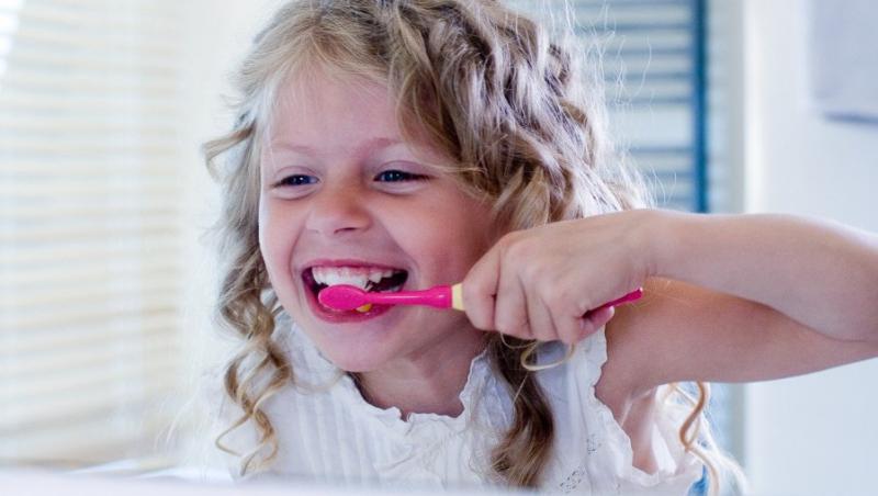 Sfaturi pentru igiena dentara a celor mici
