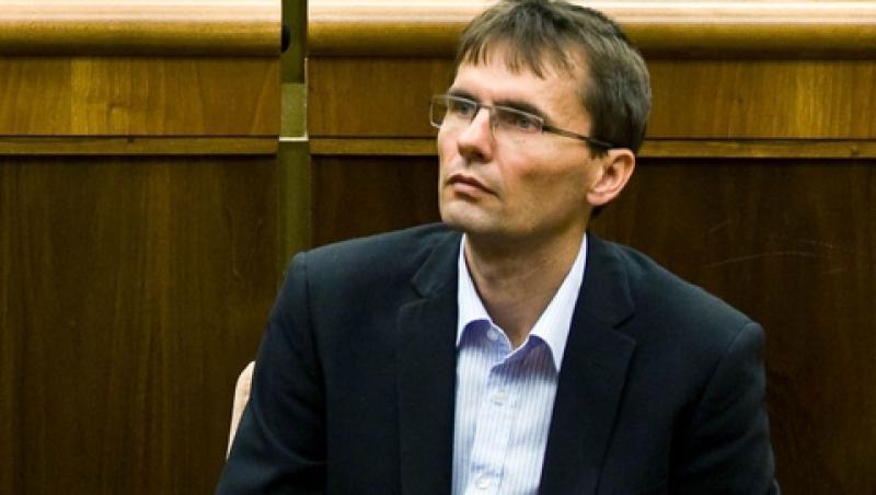 Contraspionajul slovac spiona ziaristii: Ministrul slovac al Apararii, demis