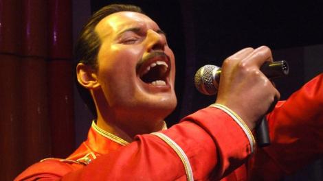 FOTO & VIDEO! Astazi se implinesc 20 de ani de la moartea lui Freddie Mercury