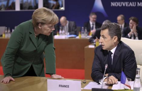 Sarkozy si Merkel avertizeaza: Prabusirea economiei Italiei inseamna sfarsitul euro