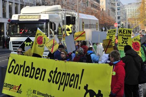 VIDEO! Trenul nuclear "Castor" a declansat proteste violente la granita franco-germana