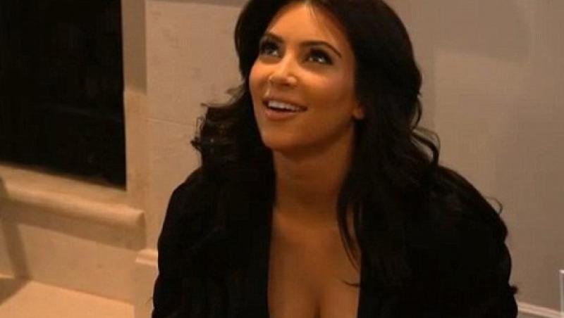 FOTO! Kim Kardashian si Kris Humphries, momente intime in dormitor