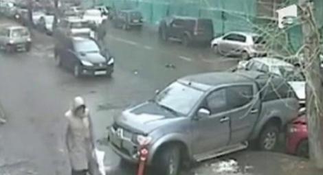 Cursa nebuna in Rusia: Un sofer urmarit de politie a spulberat 15 masini