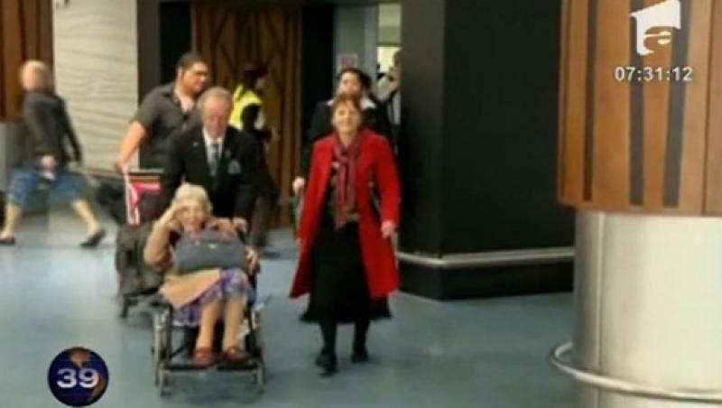 VIDEO! O pensionara din Marea Britanie, emigranta la 102 ani