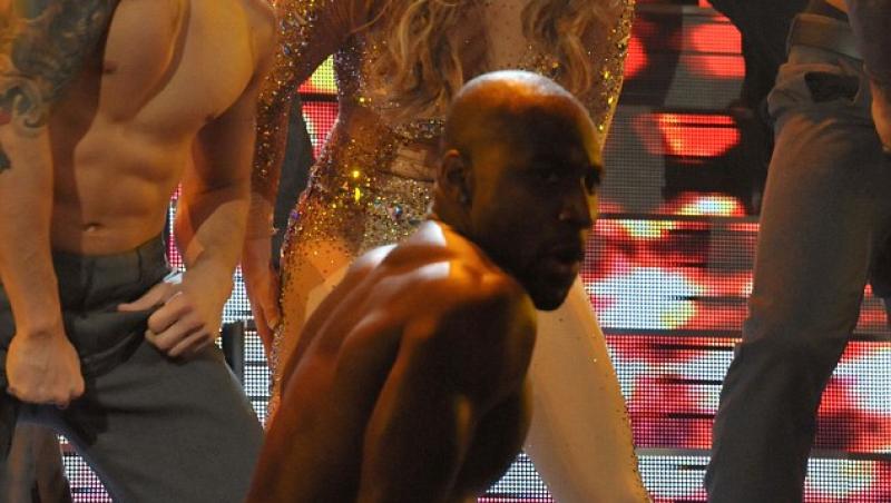 FOTO! Jennifer Lopez s-a giugiulit cu noua cucerire in Hawaii!