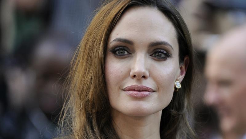 Angelina Jolie si-ar fi dorit sa regizeze inmormantari