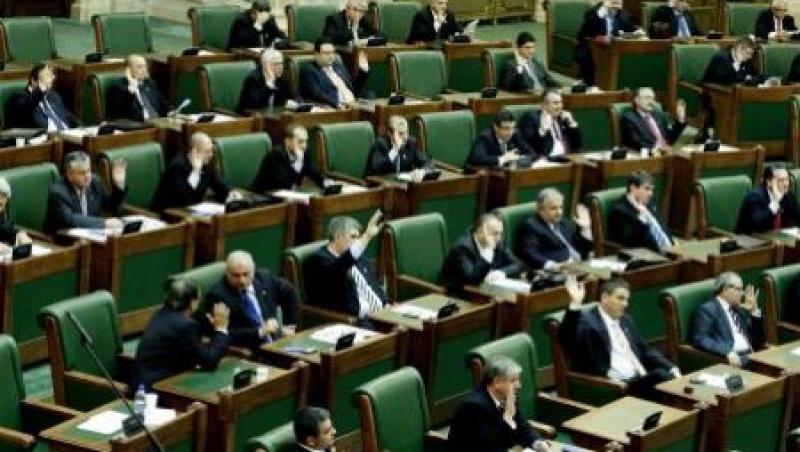 VIDEO! Parlamentarii care au votat la doua maini scapa de sanctiuni