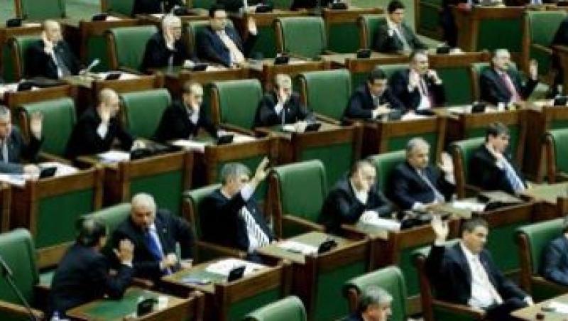 VIDEO! Parlamentarii care au votat la doua maini scapa de sanctiuni