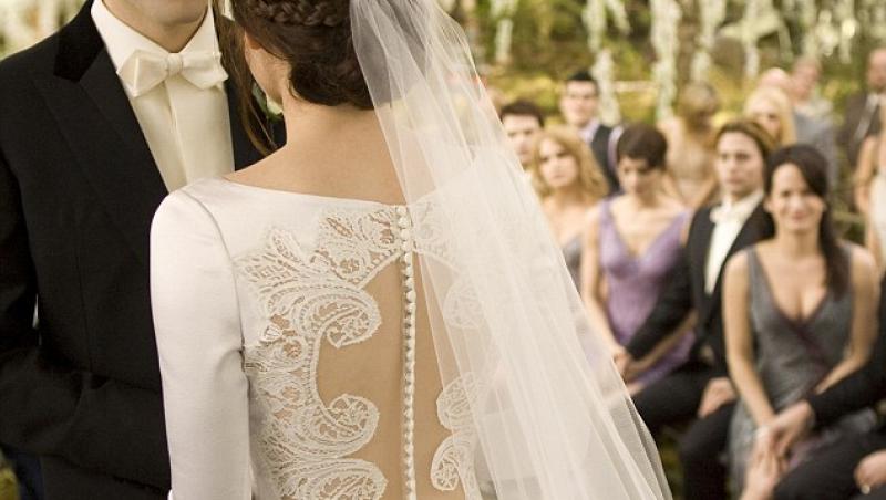 FOTO! Twilight: cea mai asteptata rochie de mireasa a anului!