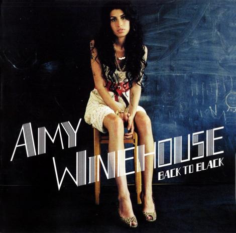 VIDEO! Licitatie pentru rochia lui Amy Winehouse