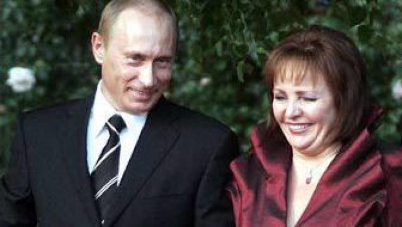 Daily Mirror: Vladimir Putin si-ar fi batut si inselat sotia