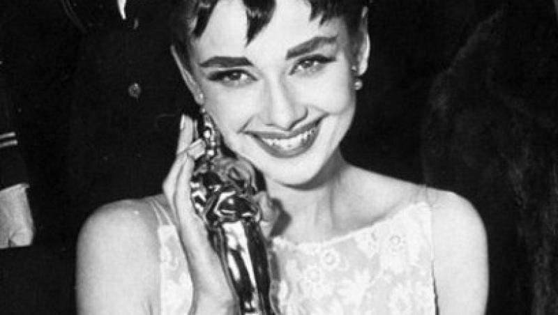 Celebra rochie a actritei Audrey Hepburn va fi scoasa la licitatie