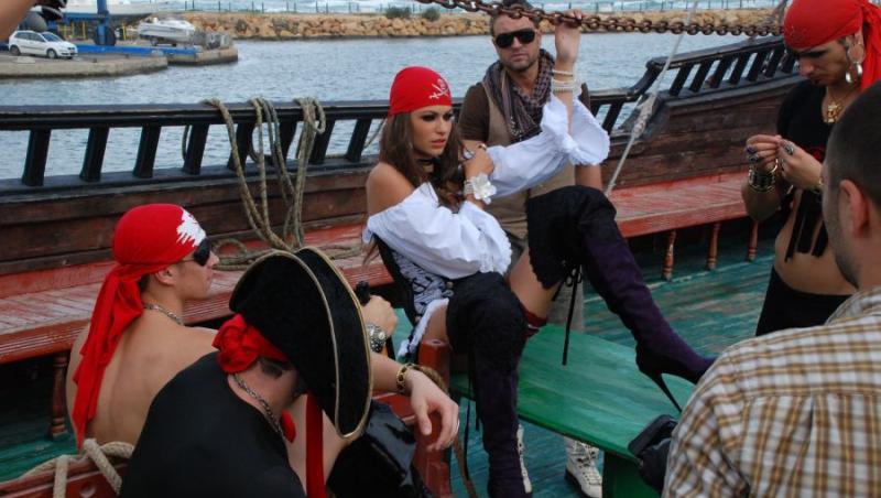 1 Decembrie exotic la Next Top Model! Concurentele defileaza in Tunisia pe corabia piratilor!