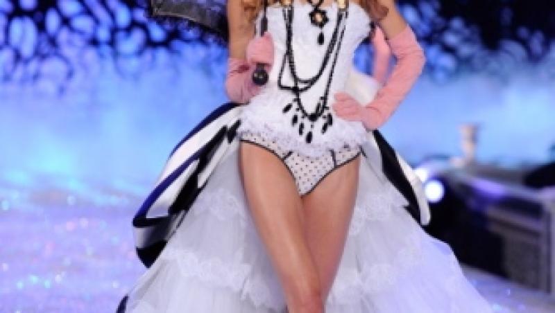 FOTO! Vezi imagini de la show-ul Victoria's Secret 2011!