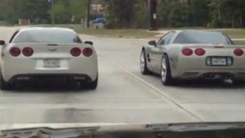 VIDEO! Doua masini Corvette s-au facut praf dupa o 
