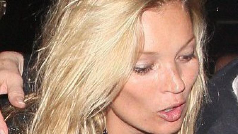 FOTO! Kate Moss a sosit turmentata la o petrecere!