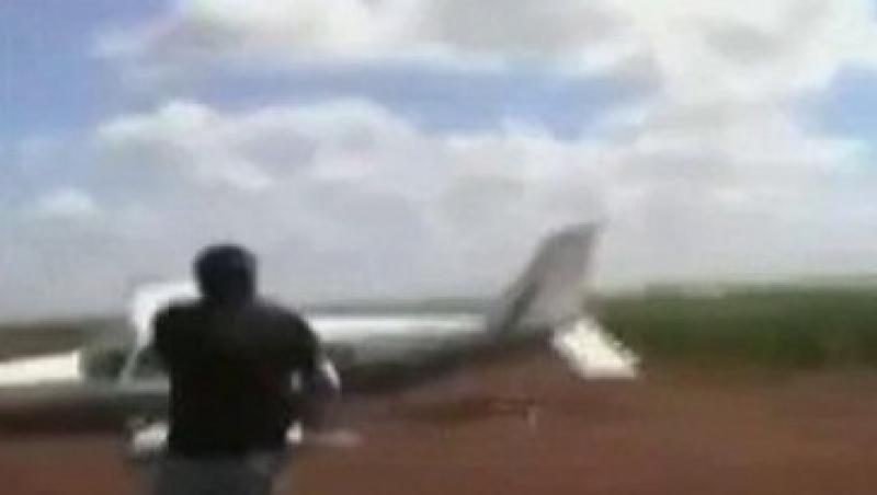 VIDEO! Avion oprit spectaculos de politisti in Brazilia