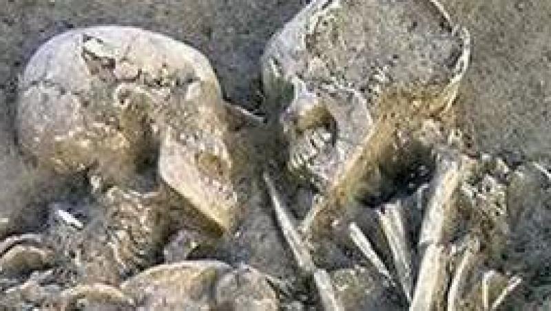 Arheologii au descoperit un cuplu de romani, ingropati impreuna de 1.500 de ani!