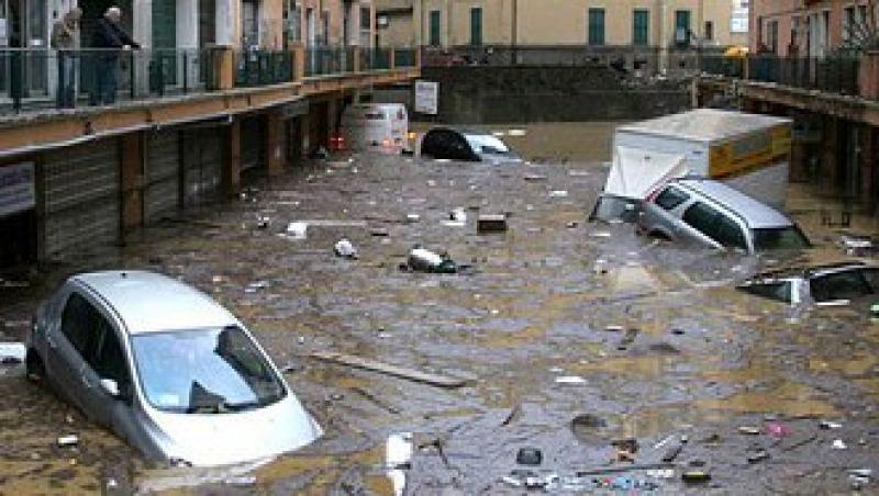 VIDEO! Furtuna-monstru la Genova: 7 morti, orasul e sub ape!