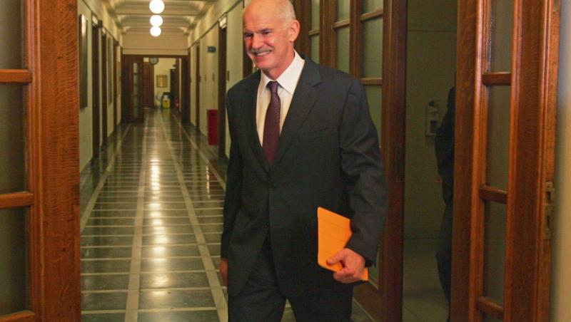Guvernul Greciei ramane, Papandreou a primit increderea Parlamentului
