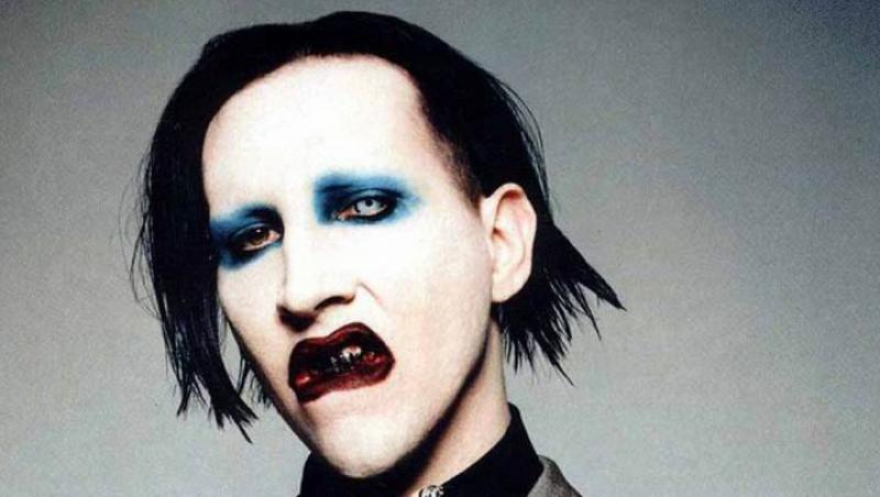 VIDEO! Marilyn Manson s-a apucat de pictat! Uite ce talentat e!